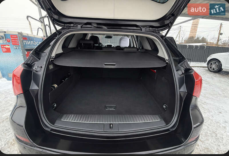 Универсал Opel Astra 2011 в Хмельницком