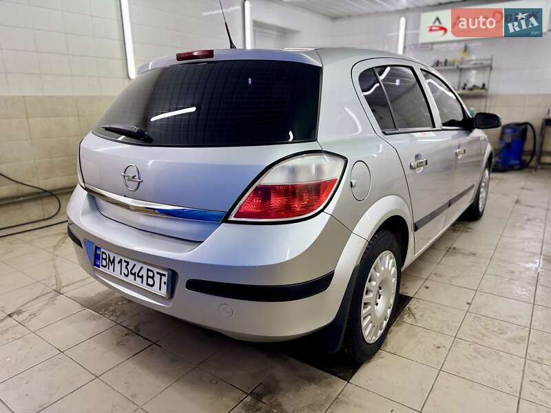 Хэтчбек Opel Astra 2006 в Сумах
