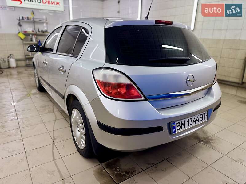 Хэтчбек Opel Astra 2006 в Сумах
