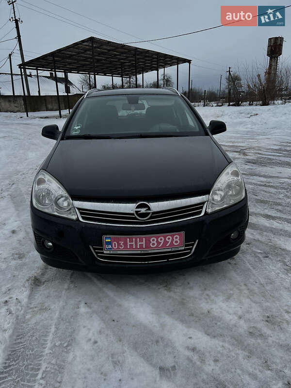 Универсал Opel Astra 2010 в Луцке фото 2 Универсал Opel Astra 2010 в Луцке
