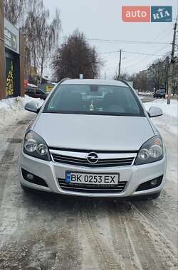 Універсал Opel Astra 2010 в Березному