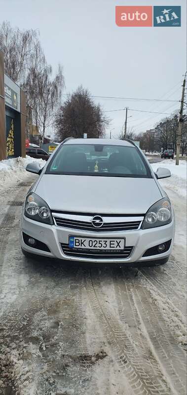 Opel Astra 2010
