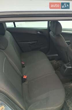 Универсал Opel Astra 2006 в Нижнем Селище