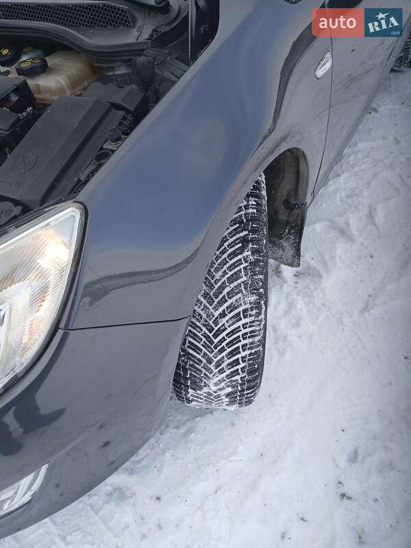 Универсал Opel Astra 2011 в Умани