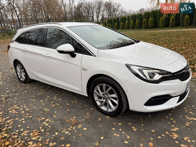 Opel Astra 2021