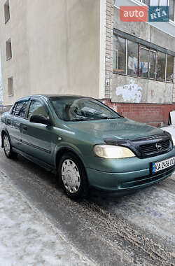 Седан Opel Astra 2005 в Киеве