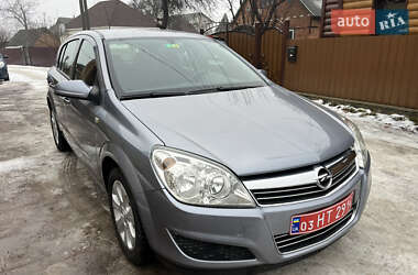 Хэтчбек Opel Astra 2008 в Ахтырке