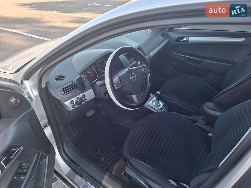 Хэтчбек Opel Astra 2005 в Николаеве