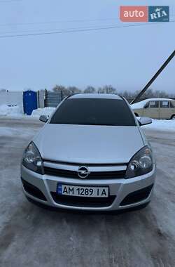 Универсал Opel Astra 2005 в Ружине