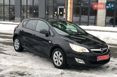 Хэтчбек Opel Astra 2011 в Львове