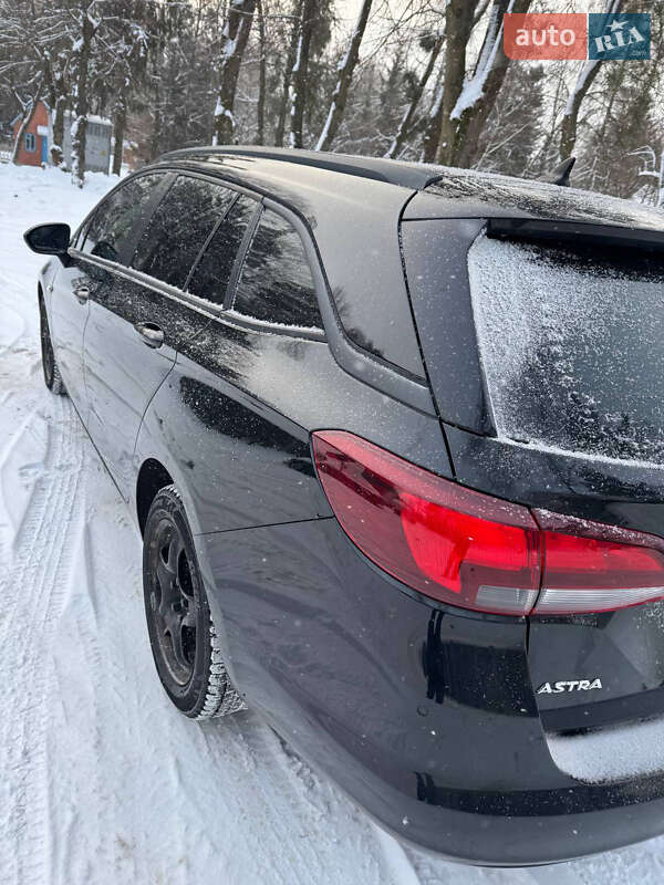 Универсал Opel Astra 2017 в Хмельнике