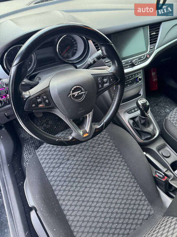 Универсал Opel Astra 2017 в Хмельнике