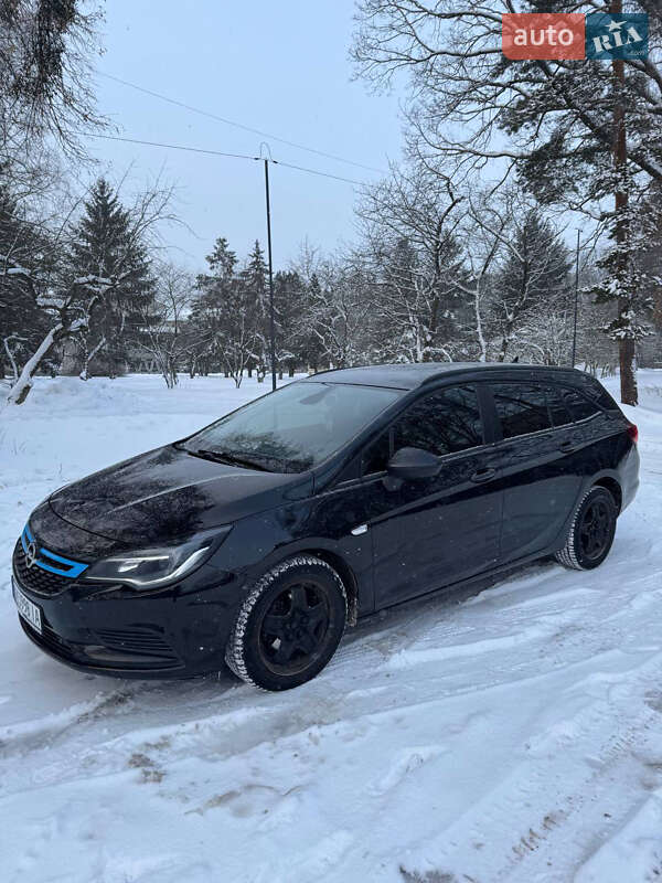 Универсал Opel Astra 2017 в Хмельнике