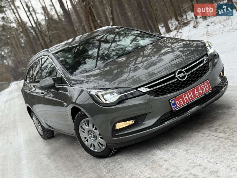 Универсал Opel Astra 2017 в Киеве