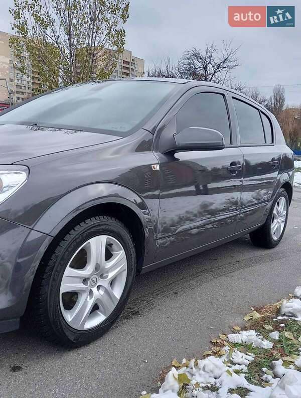 Хэтчбек Opel Astra 2009 в Киеве
