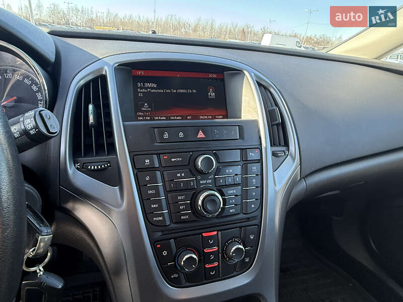 Универсал Opel Astra 2015 в Львове