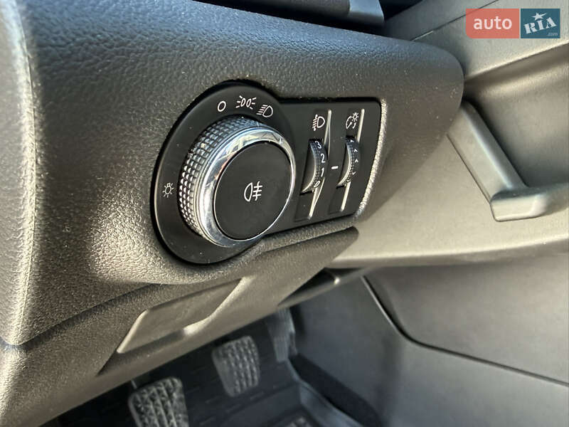 Универсал Opel Astra 2015 в Львове