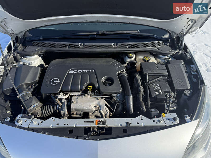 Универсал Opel Astra 2015 в Львове