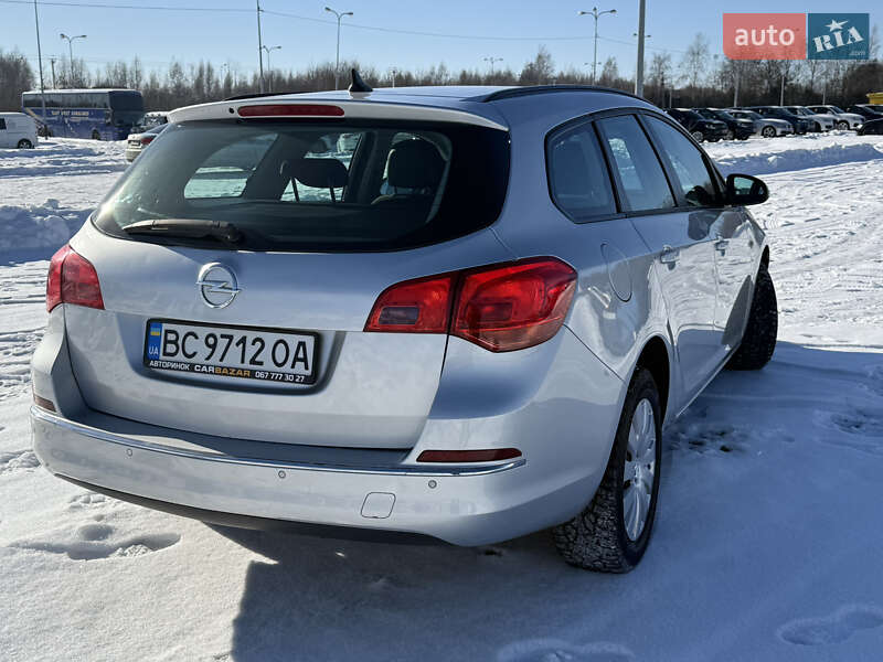 Универсал Opel Astra 2015 в Львове