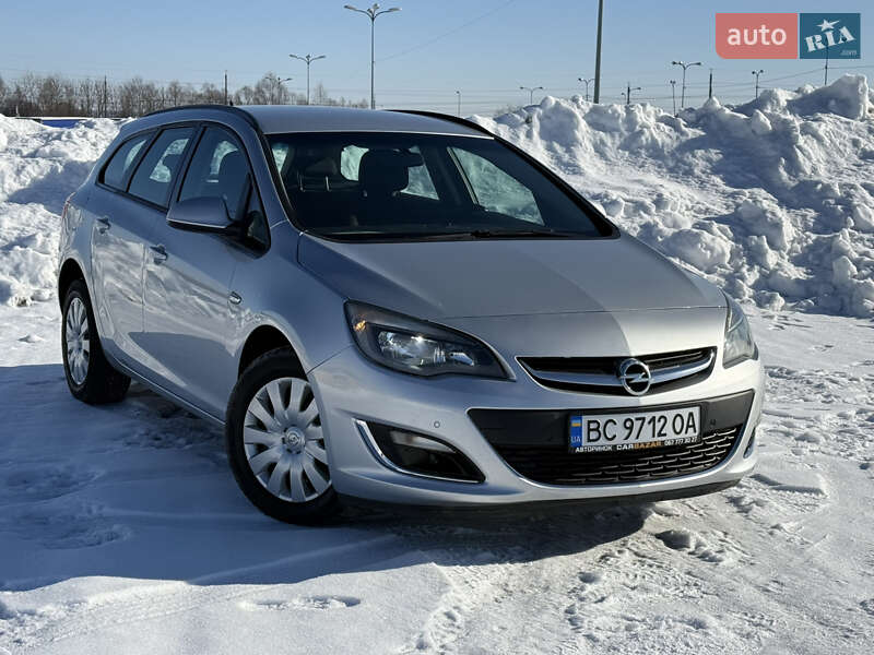 Универсал Opel Astra 2015 в Львове