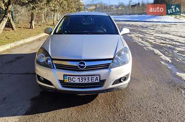 Хэтчбек Opel Astra 2013 в Львове