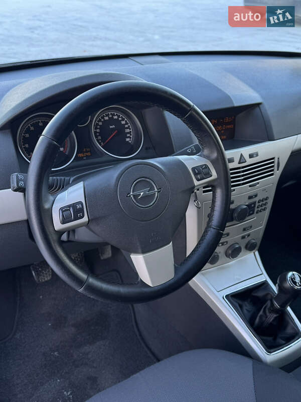 Универсал Opel Astra 2008 в Киеве