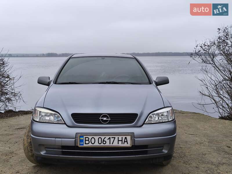 Седан Opel Astra 2008 в Богуславе