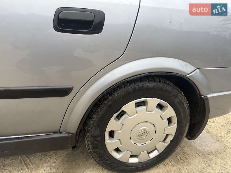 Седан Opel Astra 2008 в Богуславе