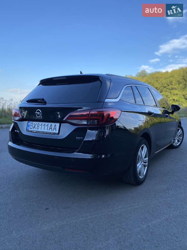 Універсал Opel Astra 2017 в Дунаївцях