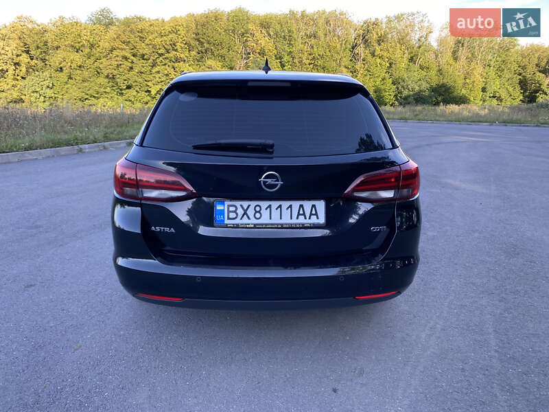 Універсал Opel Astra 2017 в Дунаївцях