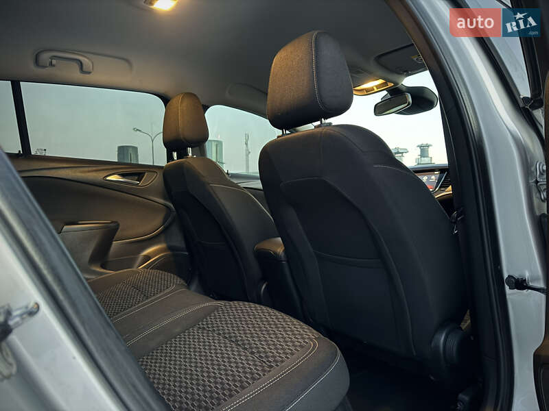 Универсал Opel Astra 2018 в Киеве фото 37 Универсал Opel Astra 2018 в Киеве