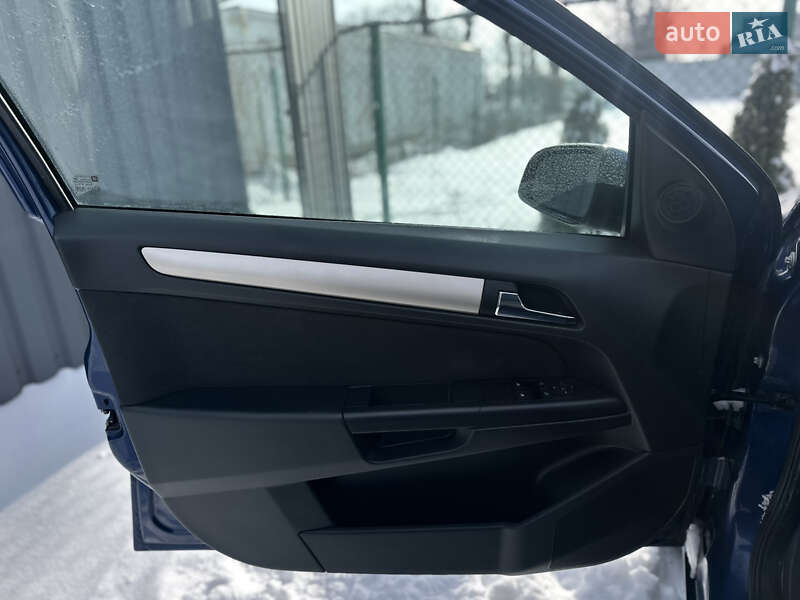 Универсал Opel Astra 2008 в Виннице