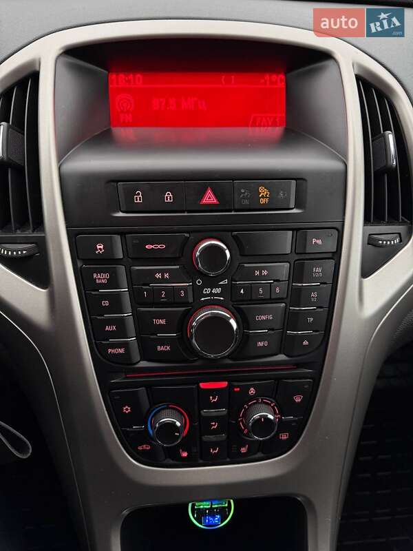 Хэтчбек Opel Astra 2011 в Ровно