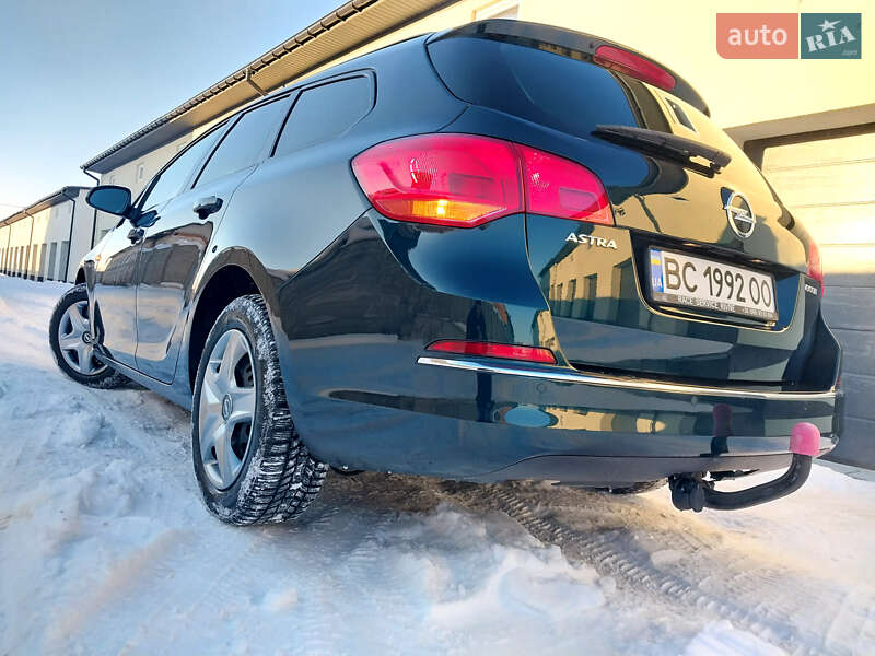 Универсал Opel Astra 2016 в Самборе