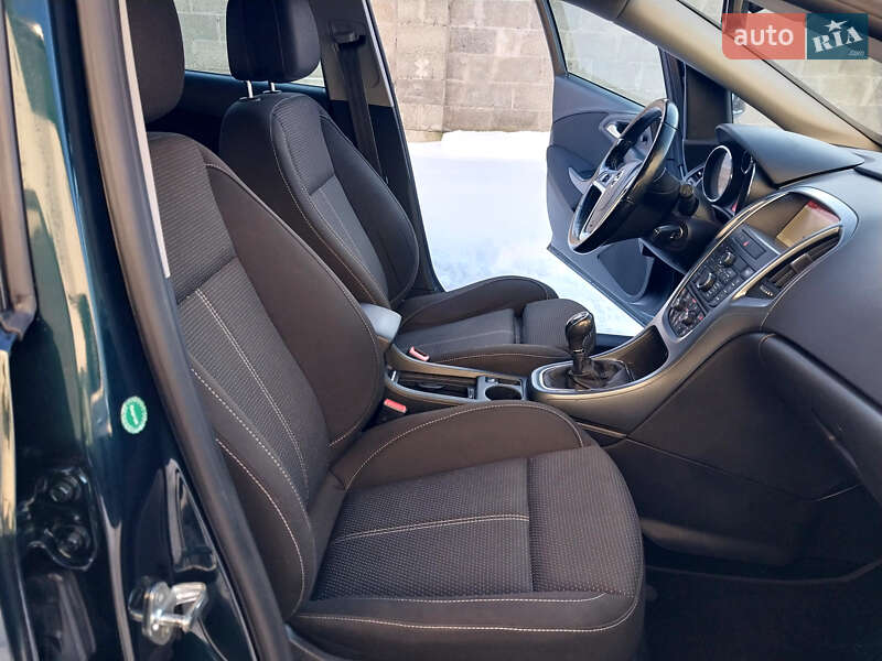 Универсал Opel Astra 2016 в Самборе