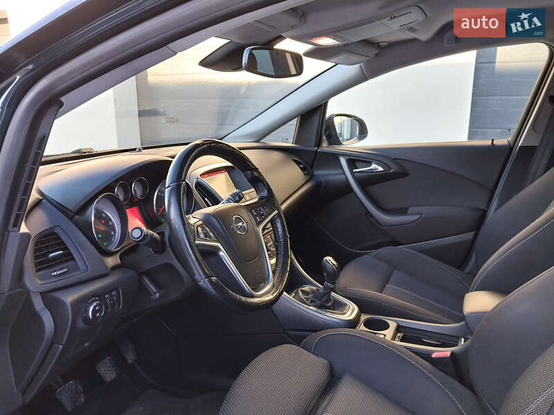 Универсал Opel Astra 2016 в Самборе