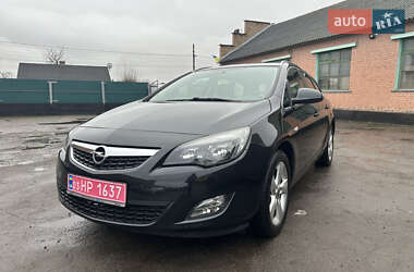 Універсал Opel Astra 2012 в Нововолинську
