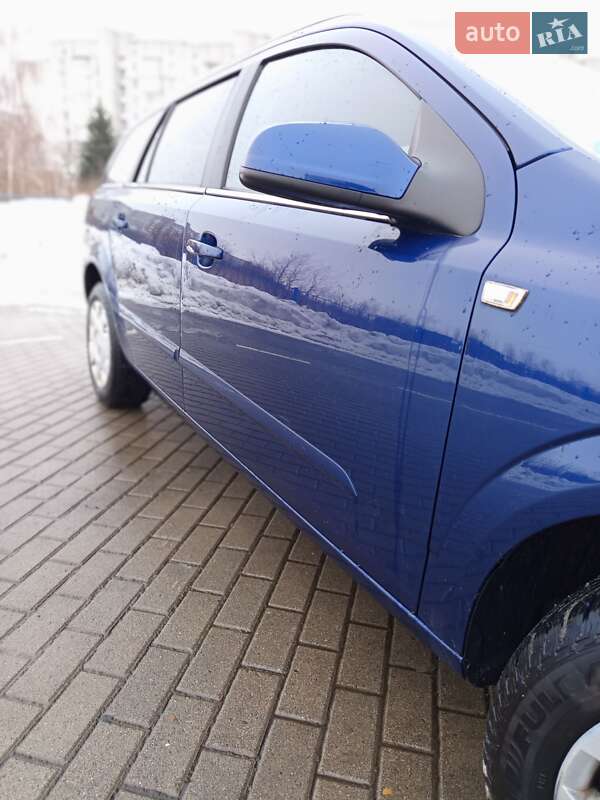 Универсал Opel Astra 2009 в Дрогобыче