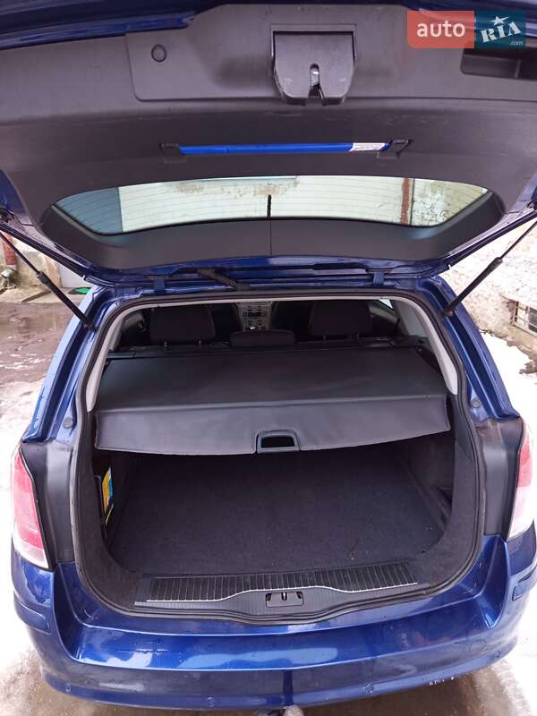 Универсал Opel Astra 2009 в Дрогобыче