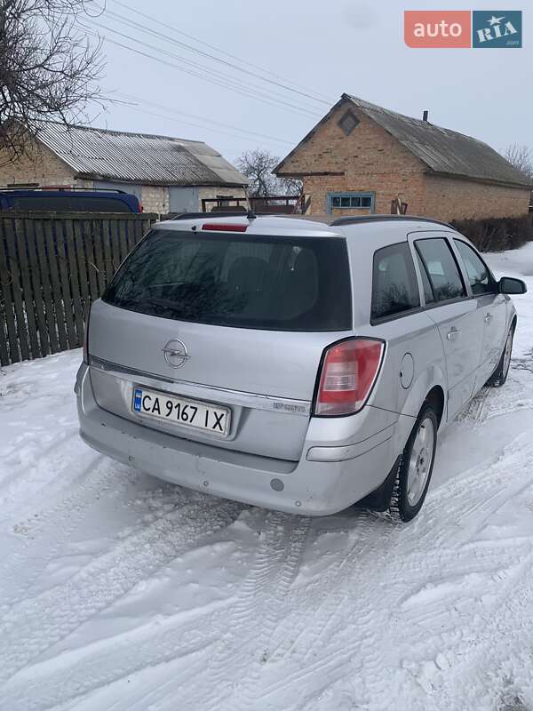 Универсал Opel Astra 2008 в Золотоноше