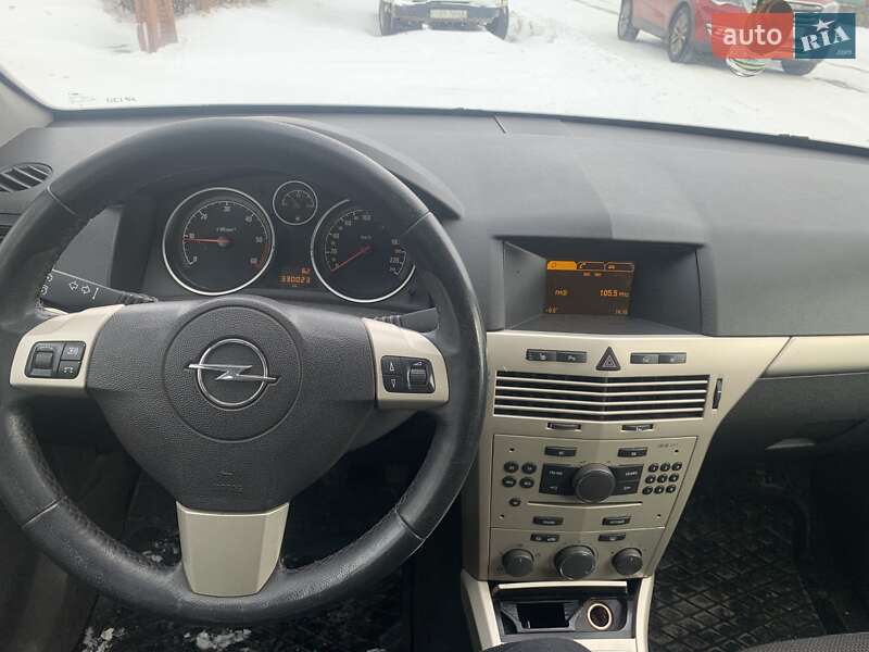 Универсал Opel Astra 2008 в Золотоноше
