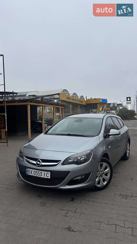 Универсал Opel Astra 2014 в Хмельницком
