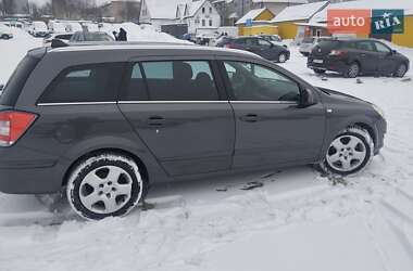 Универсал Opel Astra 2009 в Ровно