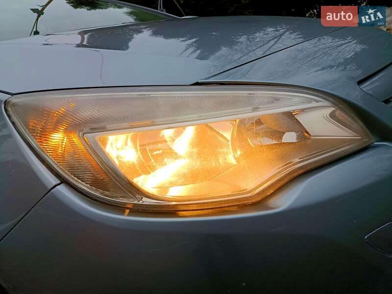 Универсал Opel Astra 2011 в Сколе