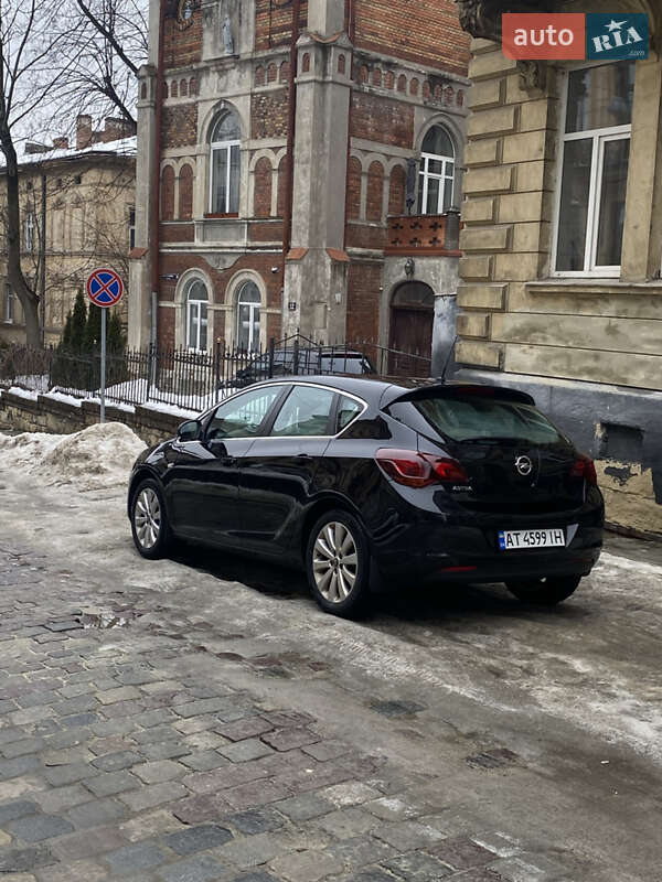 Opel Astra 2010 Opel Astra 2010