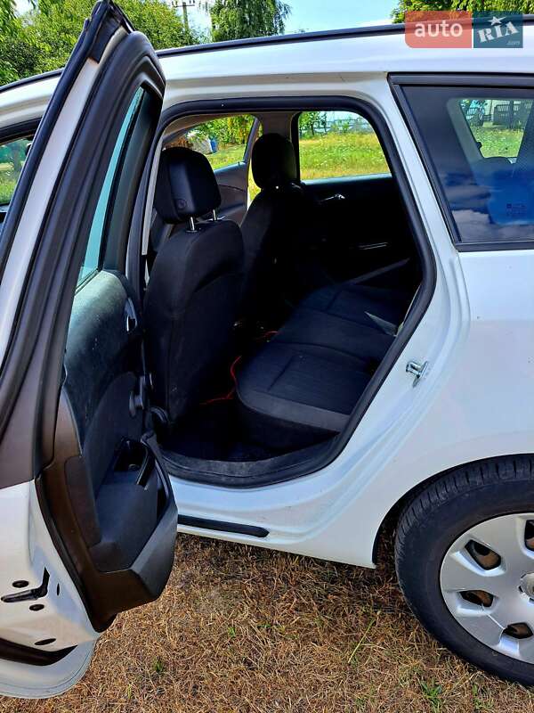 Универсал Opel Astra 2011 в Луцке