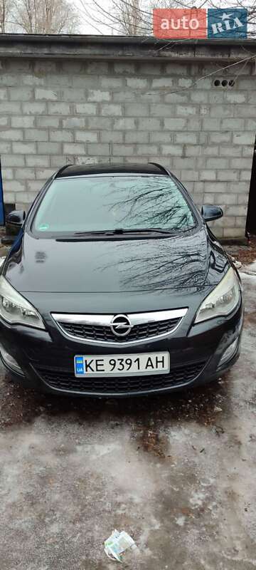 Универсал Opel Astra 2012 в Днепре