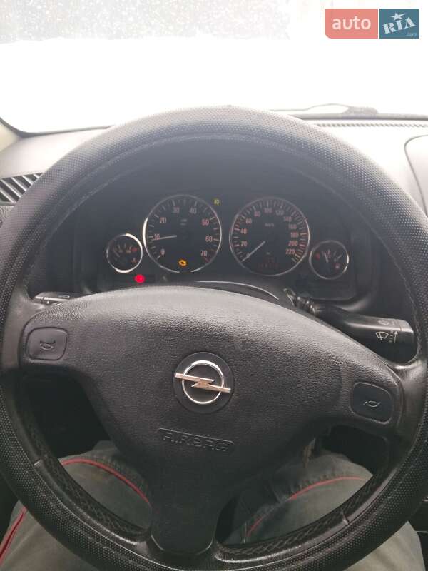 Седан Opel Astra 2003 в Харькове