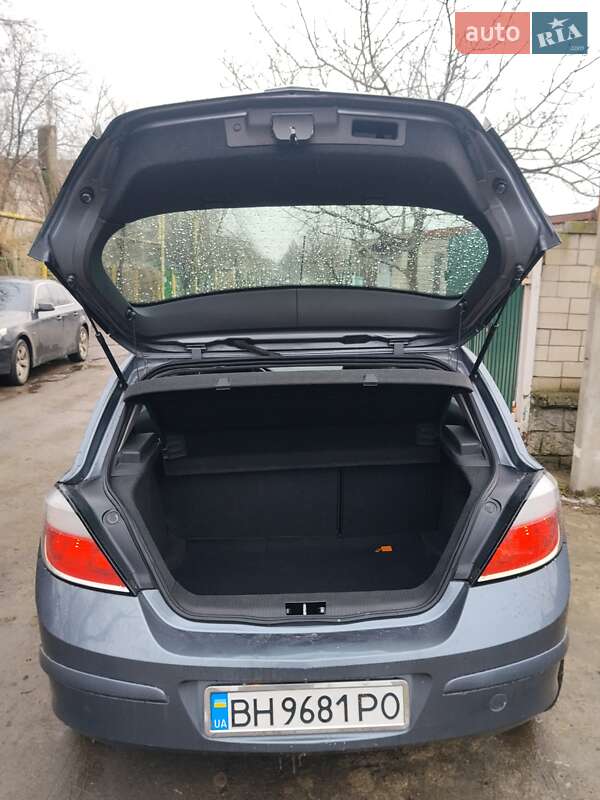 Хэтчбек Opel Astra 2005 в Белгороде-Днестровском