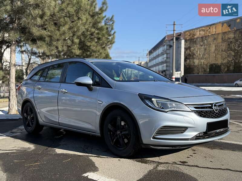Универсал Opel Astra 2019 в Одессе